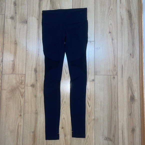 ALO Yoga ‘Coast’ Leggings - XS Black - Picture 3 of 15